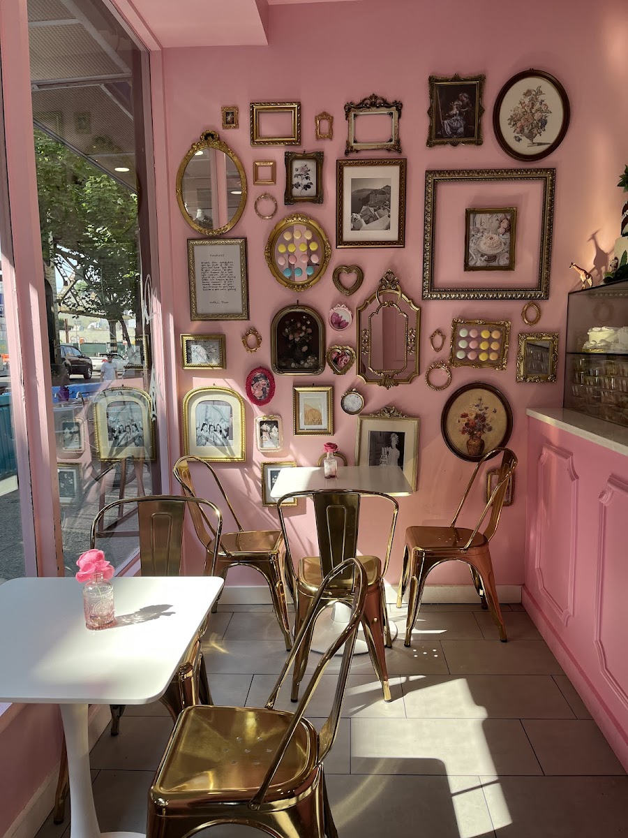 HAPPY CAKE BAKERY photo 2